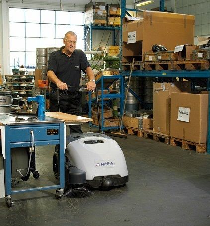 картинка Подметальная машина Nilfisk SW 750 фото 8 картинка Подметальная машина Nilfisk SW 750 фото 8