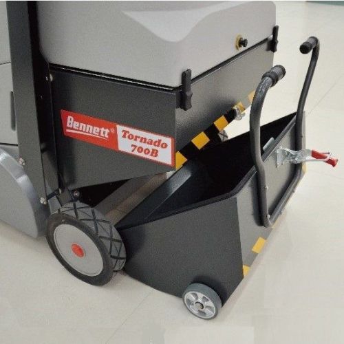 картинка Подметальная машина Bennett Tornado 700BD фото 6 картинка Подметальная машина Bennett Tornado 700BD фото 6